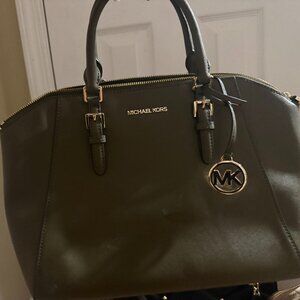 Mk medium Saffiano